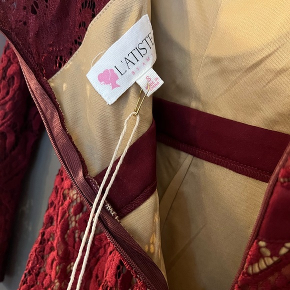 LATISTE burgundy lace off shoulder dress - Picture 3 of 3